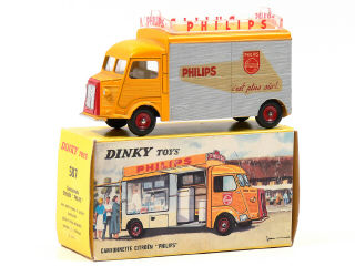Lot 1036 - DINKY TOYS FRANCE (1)