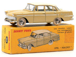 Lot 902 - DINKY TOYS FRANCE (1)