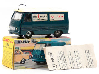 Lot 1037 - DINKY TOYS FRANCE (1)