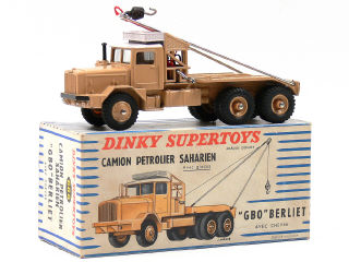 Lot 1020 - DINKY TOYS FRANCE (1)