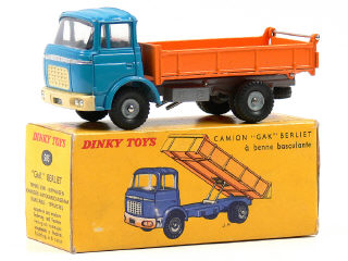Lot 1032 - DINKY TOYS FRANCE (1)