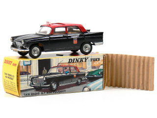 Lot 940 - DINKY TOYS FRANCE (1)