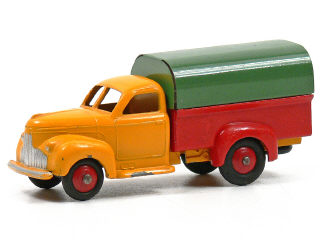 Lot 198 - DINKY TOYS (FRANCE) (1)