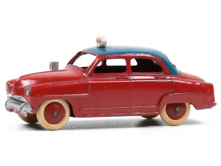 Lot 115 - DINKY TOYS FRANCE (1)