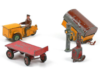 Lot 290 - DINKY TOYS FRANCE (5)