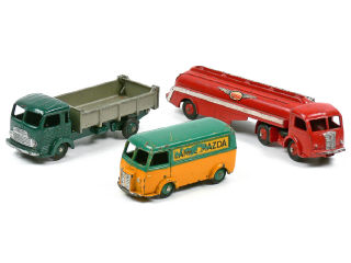 Lot 277 - DINKY TOYS FRANCE (3)