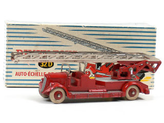 Lot 201 - DINKY TOYS (FRANCE) (1)