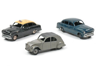 Lot 279 - DINKY TOYS FRANCE (3)