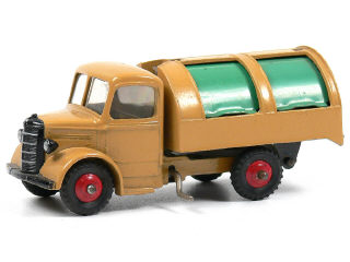 Lot 318 - DINKY TOYS GB (1)