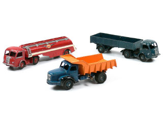 Lot 288 - DINKY TOYS FRANCE (3)