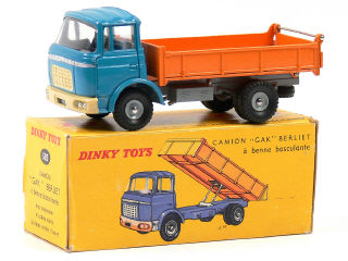 Lot 1210 - DINKY TOYS FRANCE (1)