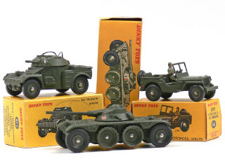 Lot 1368 - DINKY TOYS (FRANCE) (3)