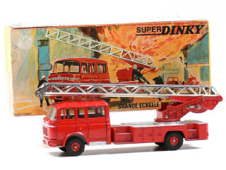 Lot 1216 - DINKY TOYS FRANCE (1)