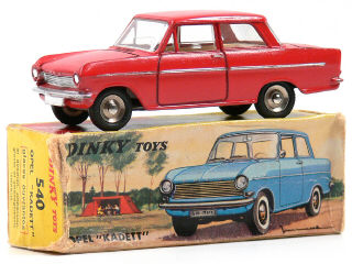 Lot 1061 - DINKY TOYS FRANCE (1)