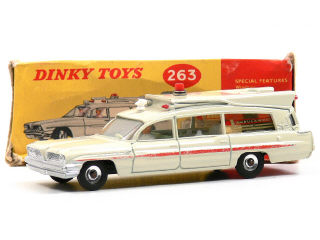 Lot 1413 - DINKY TOYS GB (1)