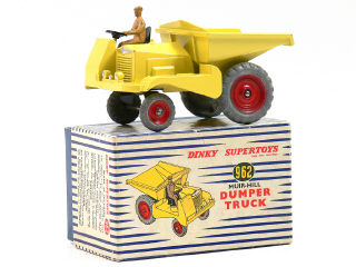 Lot 1451 - DINKY TOYS GB (1)
