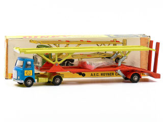 Lot 1471 - DINKY TOYS GB (1)