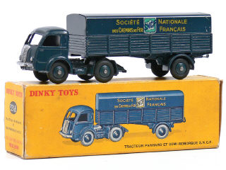 Lot 1162 - DINKY TOYS FRANCE (1)