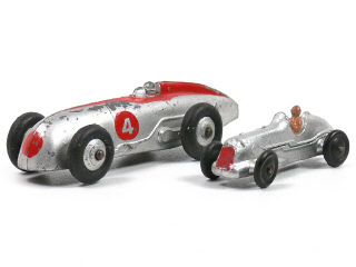 Lot 1481 - DINKY TOYS (GB) (2)
