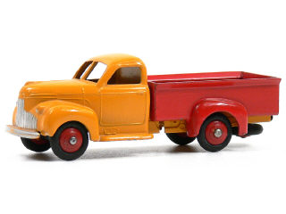 Lot 1123 - DINKY TOYS FRANCE (1)