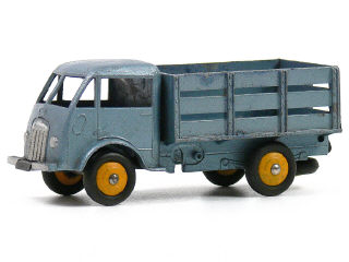 Lot 1088 - DINKY TOYS FRANCE (1)