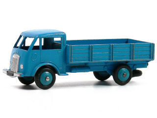 Lot 1096 - DINKY TOYS FRANCE (1)