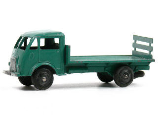 Lot 1090 - DINKY TOYS (FRANCE) (1)