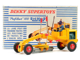 Lot 1204 - DINKY TOYS FRANCE (1)