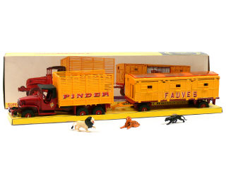 Lot 1250 - DINKY TOYS FRANCE (1)