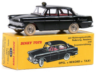 Lot 1022 - DINKY TOYS FRANCE (1)