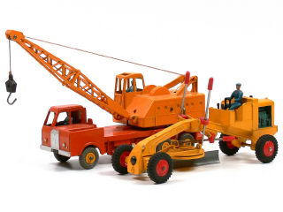 Lot 1348 - DINKY TOYS (2)