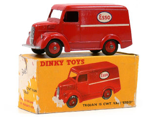 Lot 1427 - DINKY TOYS GB (1)