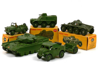 Lot 1378 - DINKY TOYS (6)