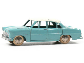Lot 209 - DINKY TOYS FRANCE (1)