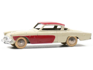 Lot 207 - DINKY TOYS (FRANCE) (1)