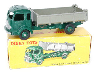 Lot 136 - DINKY TOYS FRANCE (1)
