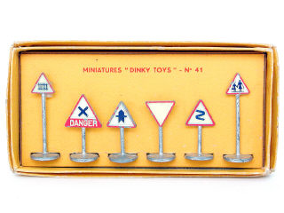 Lot 144 - DINKY TOYS FRANCE (1)