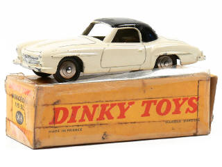 Lot 322 - DINKY TOYS (FRANCE) (1)