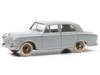 Lot 355 - DINKY TOYS FRANCE (1)