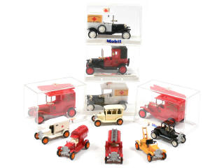 Lot 230 - DIVERS (11)