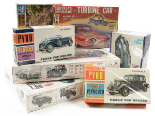 Lot 222 - DIVERS (7)