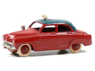 Lot 339 - DINKY TOYS FRANCE (1)