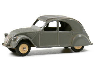 Lot 334 - DINKY TOYS FRANCE (1)