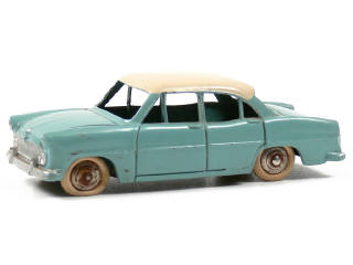Lot 346 - DINKY TOYS FRANCE (1)