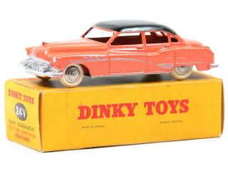 Lot 1139 - DINKY TOYS FRANCE (1)