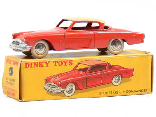 Lot 1143 - DINKY TOYS FRANCE (1)