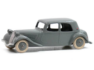 Lot 1093 - DINKY TOYS FRANCE (1)