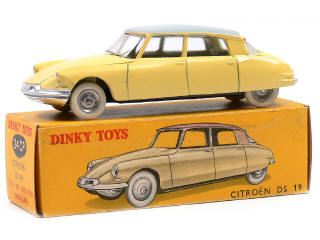 Lot 1066 - DINKY TOYS FRANCE (1)