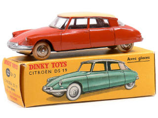 Lot 1064 - DINKY TOYS FRANCE (1)