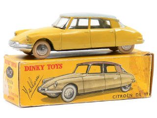 Lot 1065 - DINKY TOYS FRANCE (1)